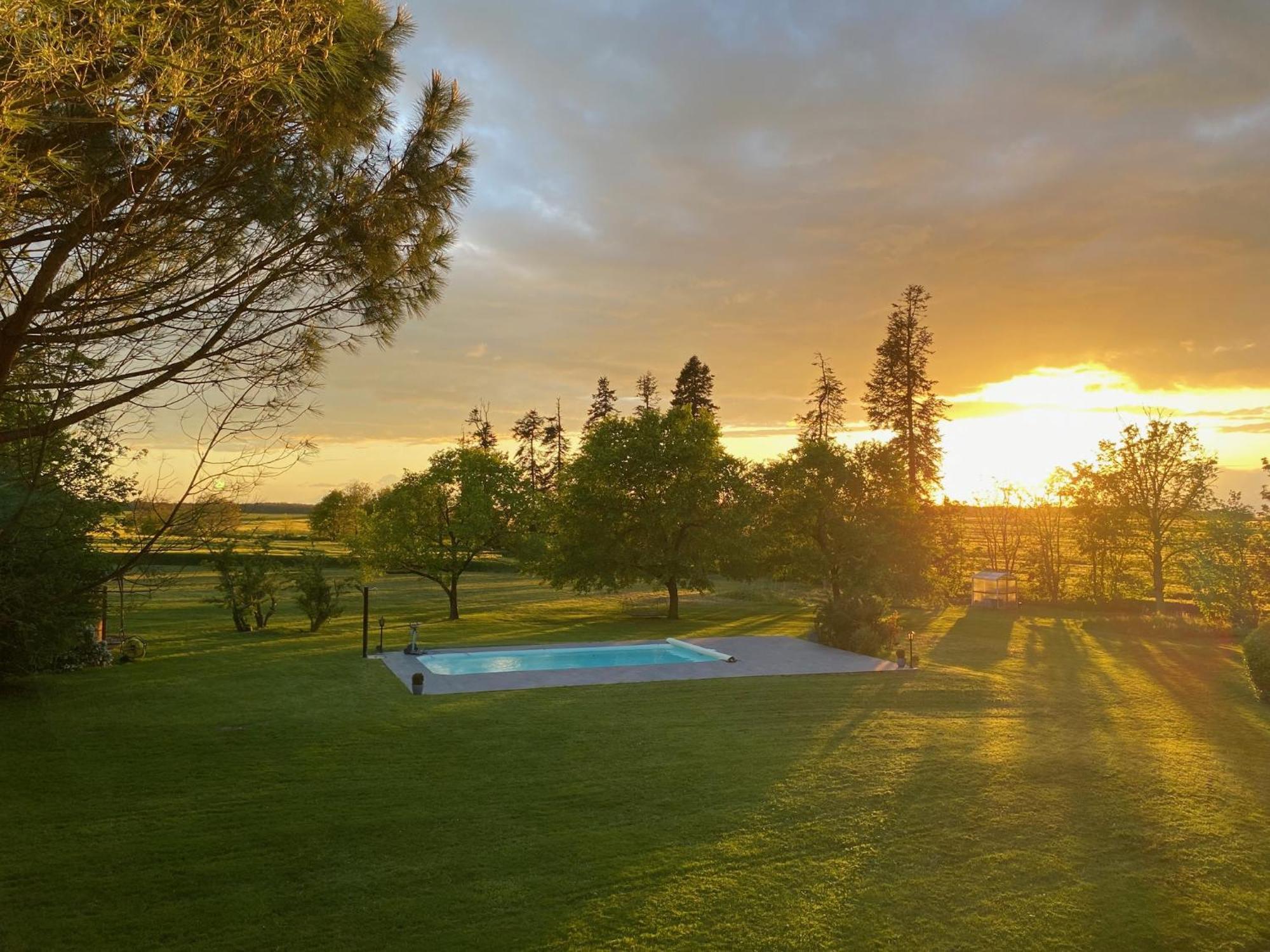 Bed and Breakfast Domaine De Treuillaud Villers-les-Ormes Esterno foto